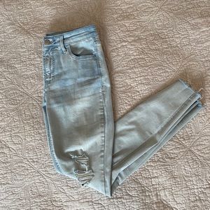 High-waisted skinny jeans